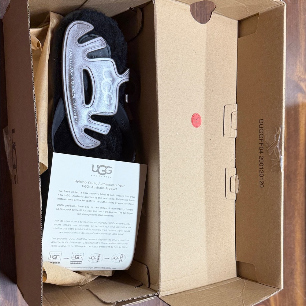 UGG Fluffie Black Rubber Sole Flip Flops - Picture 3 of 4